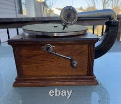 Antique Circa 1910 STANDARD Talking Machine Model B Phonograph MUST SEE