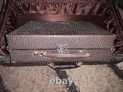 Art Deco traveling vanity set with suitcase and original key must see