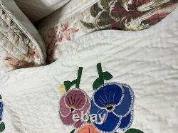 Beautiful Rare Vintage Hand Sewn Embroidered & Appliqué Quilt 80 X 91, Must See