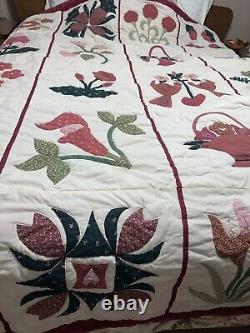 Beautiful Rare Vintage Hand Sewn Embroidered & Appliqué Quilt 88 X 72, Must See