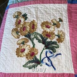 Beautiful Rare Vintage Hand Sewn Embroidered & Appliqué Quilt 94x74 A Must See