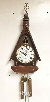 Excellent Vintage New England 8 Day Time and Strike Wall Clock Must See