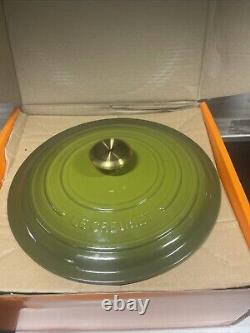 Le Creuset Stoneware Casserole Round 7.25 Qt Olive ABSOLUTELY BEAUTIFUL MUST SEE