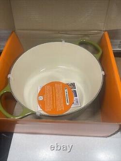 Le Creuset Stoneware Casserole Round 7.25 Qt Olive ABSOLUTELY BEAUTIFUL MUST SEE