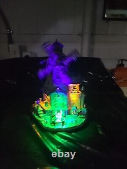 Lemax Spooky Town Haunted Windmill # 85667 Brand New LED Enhanced Must See