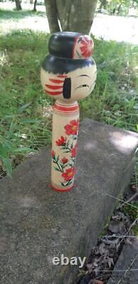 Must-See Kokeshi Doll With Cosmos Pattern