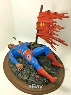 Rare Statue- From The Superman Comic- The Death Of Superman Must See. Wow