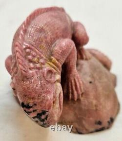 Rhodonite lizard carving Australia hand carved must see detail art work