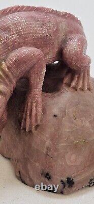 Rhodonite lizard carving Australia hand carved must see detail art work