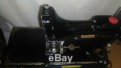 Serviced, BEAUTIFUL 1940 SINGER FEATHERWEIGHT 221 WithCase + Xtras. MUST SEE