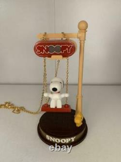Snoopy Mania Must See Pendant-Shaped Watch