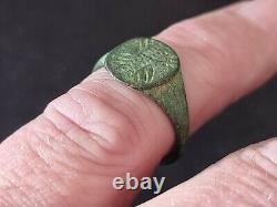 Viking bronze ladies ring beautiful patina intact! A must see description LA157f