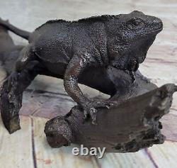 Vintage Bronze Miniture Lizard With Glass Eys Must See No Reserve Sculpture