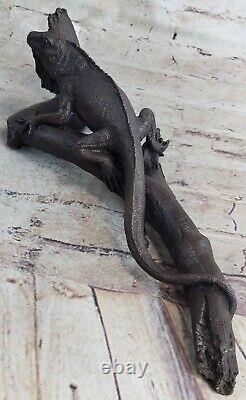 Vintage Bronze Miniture Lizard With Glass Eys Must See No Reserve Very Detailed