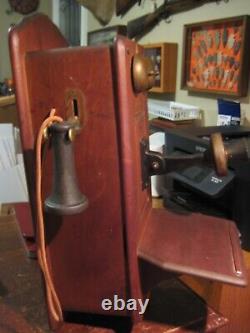 Vintage The Country Belle by Guild Wooden Wall Telephone and Tube Radio MUST SEE